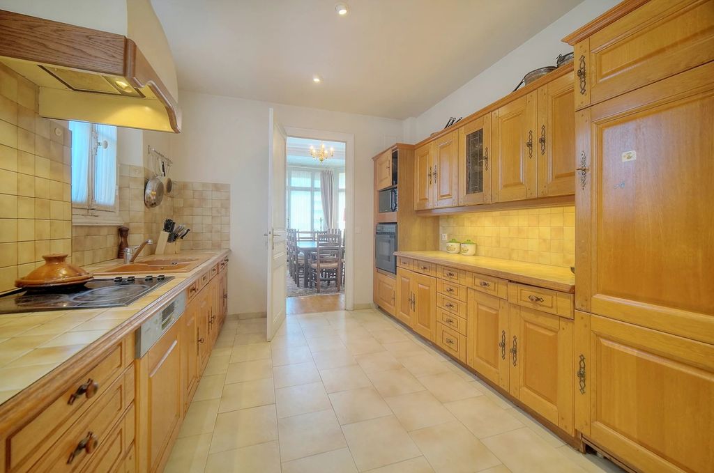 Property photo 3 of 32