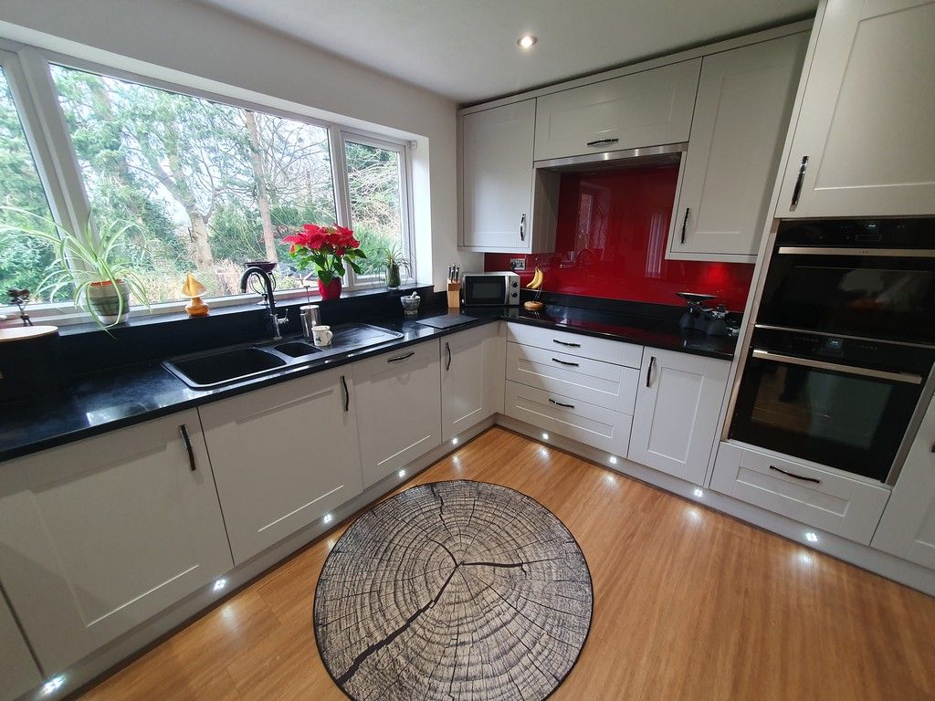 Property photo 2 of 21 Kitchen
