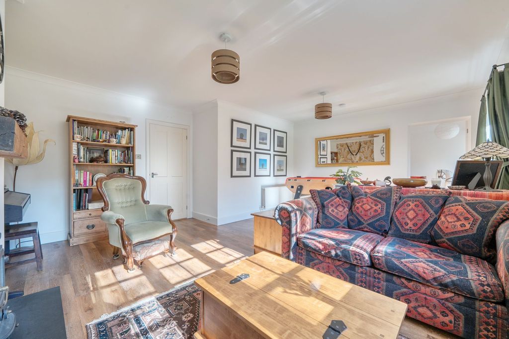 Property photo 3 of 23 Sitting Room