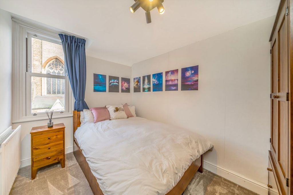 Property photo 3 of 6