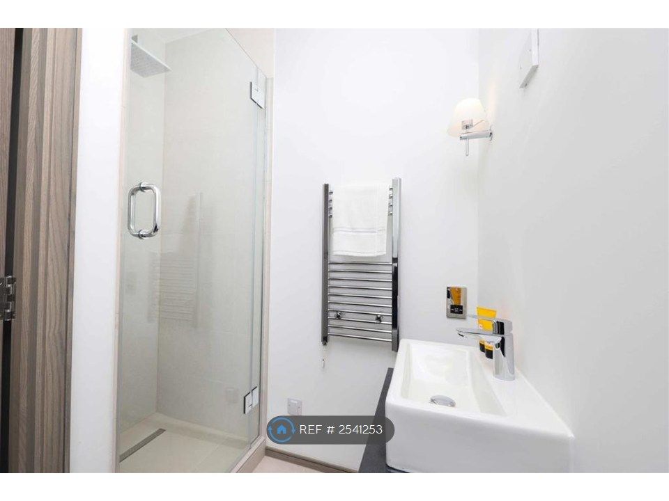 Property photo 2 of 8 Shower