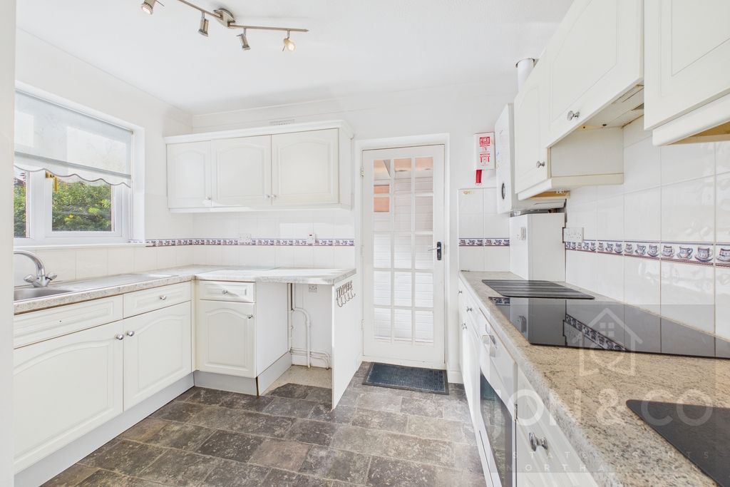 Property photo 2 of 13