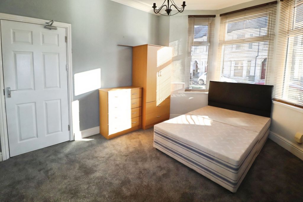 Property photo 2 of 3