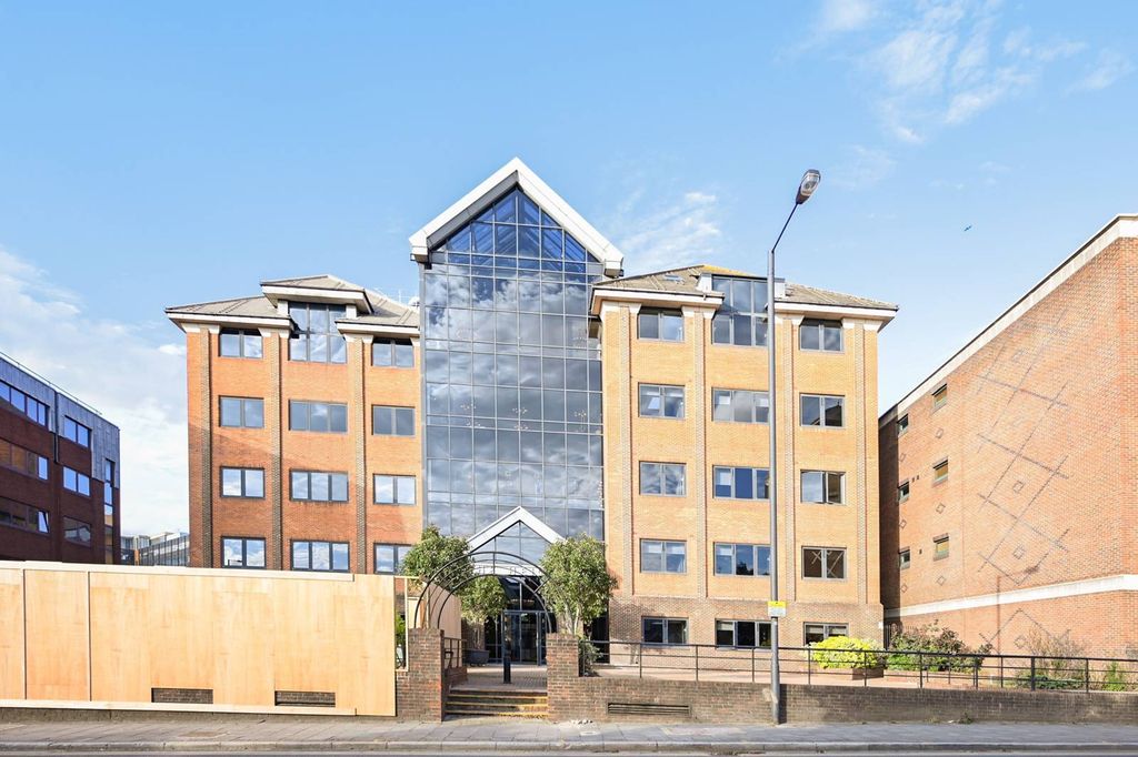 Property photo 1 of 11