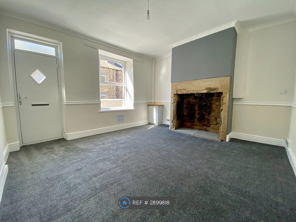 Property photo 3 of 14 Living Room