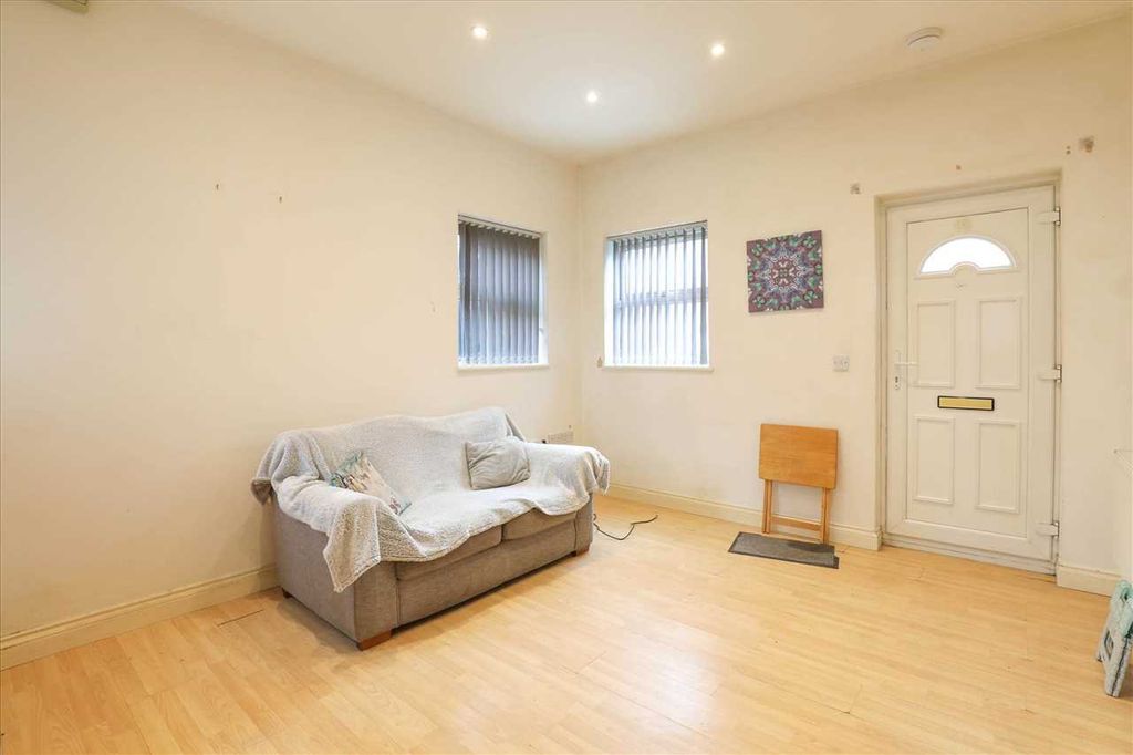 Property photo 2 of 7