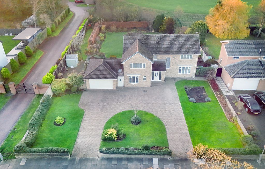 Property photo 2 of 49