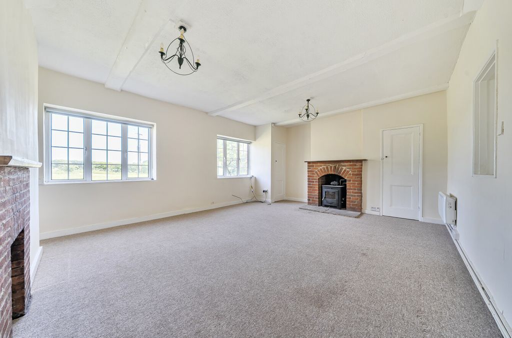 Property photo 2 of 12 1465347-1-6A107E3...