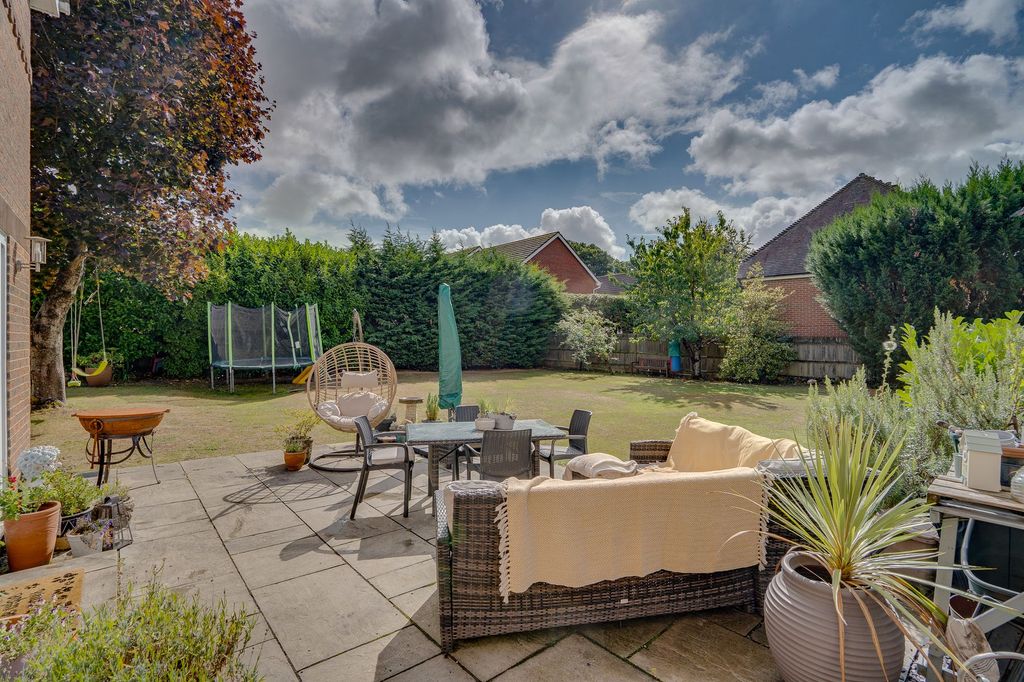 Property photo 2 of 19