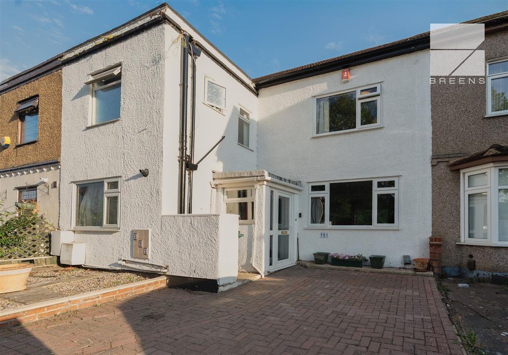Property photo 1 of 32 151 Cavendish Road_0043.Jpg