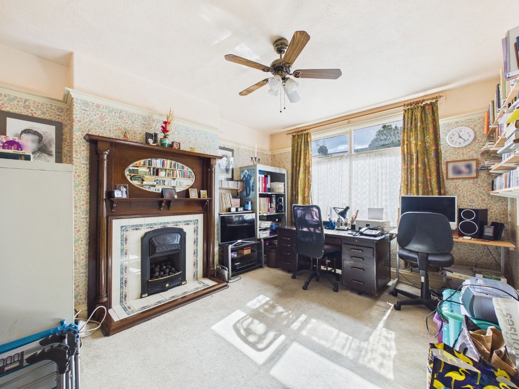 Property photo 3 of 13 4982695