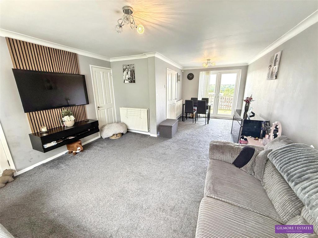 Property photo 3 of 12 5.Jpg