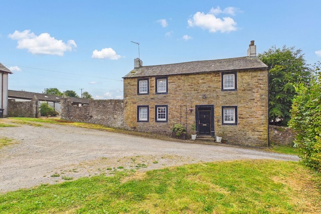 Property photo 3 of 32