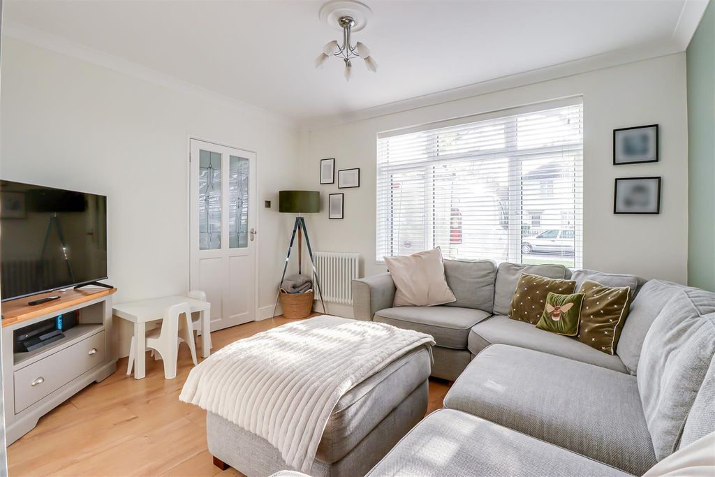 Property photo 3 of 19