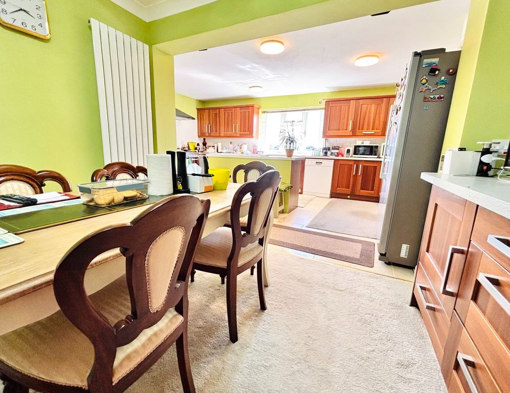 Property photo 3 of 32