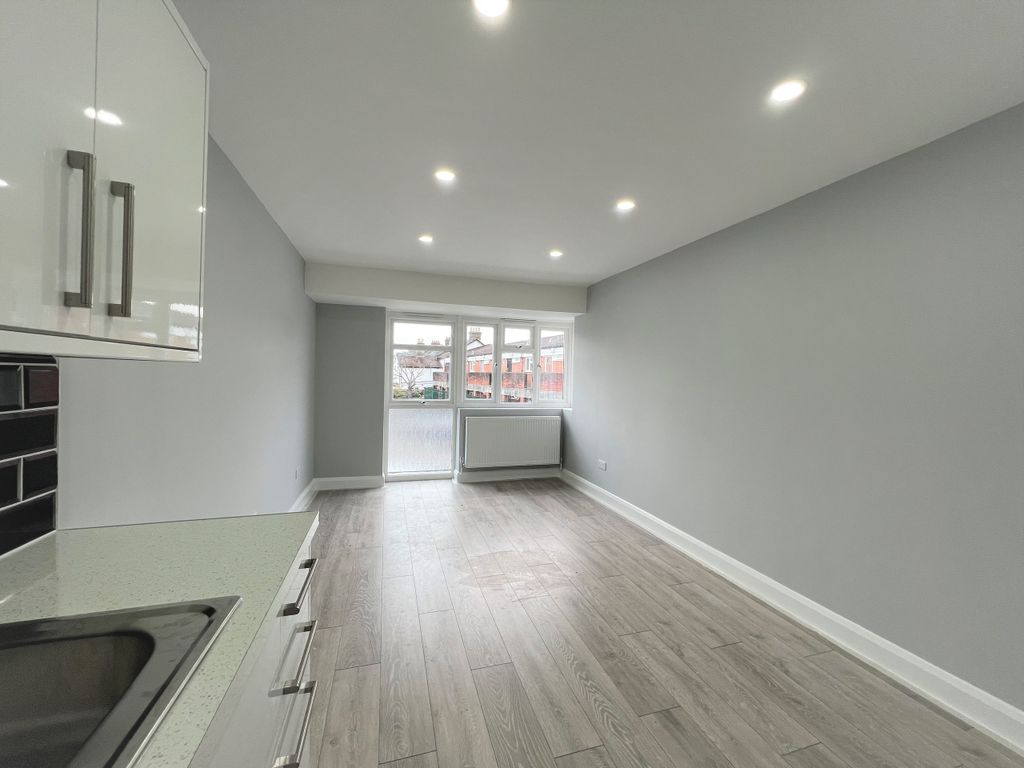 Property photo 3 of 9 Living Room 2