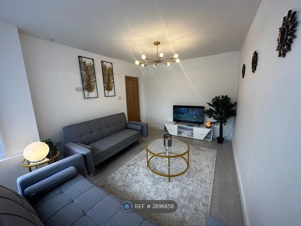 Property photo 3 of 22 Living Room