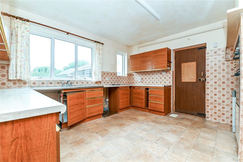 Property photo 3 of 31 Picture No. 28
