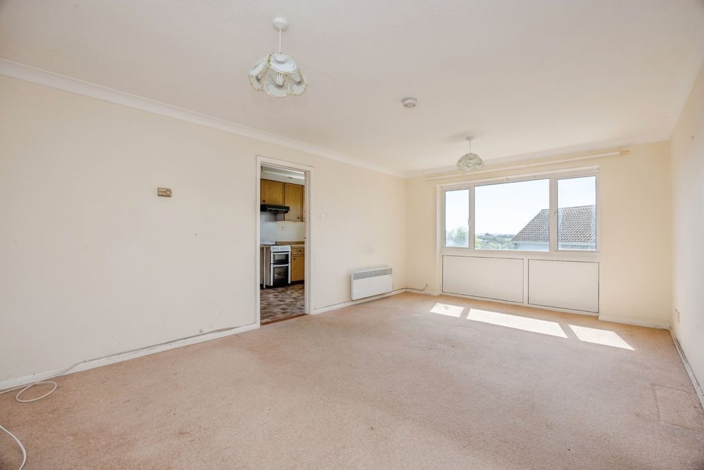 Property photo 2 of 17 Living / Dining Room