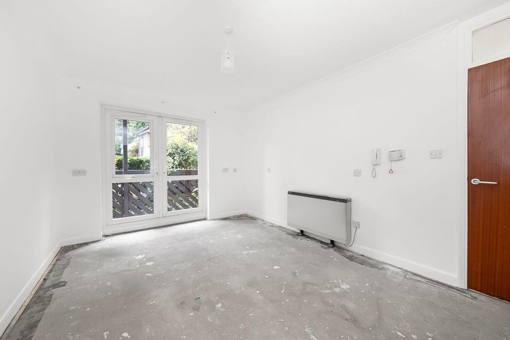 Property photo 3 of 6