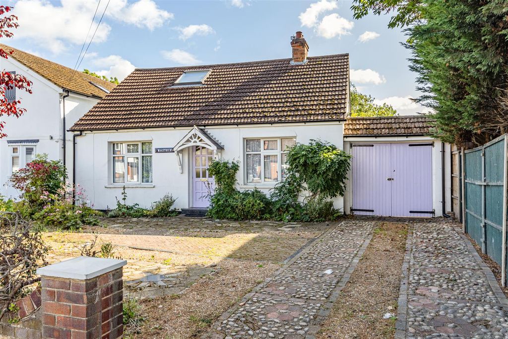 Property photo 1 of 34 358 Molesey Road, Kt12 3Pg - 24.Jpg