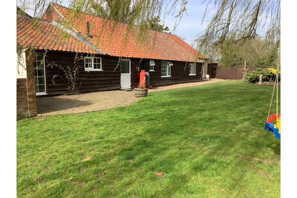Property photo 3 of 25