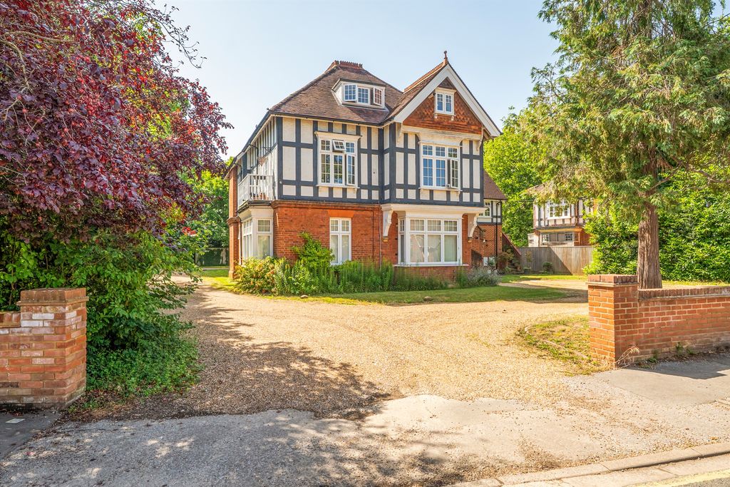 Property photo 1 of 12