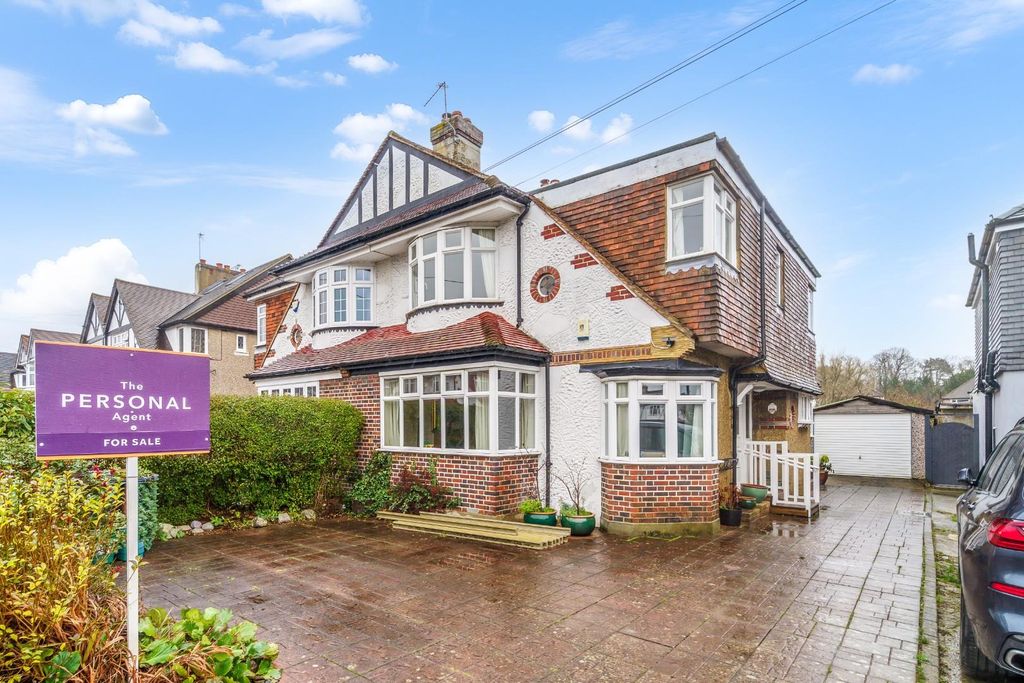 Property photo 1 of 19 Characre Road