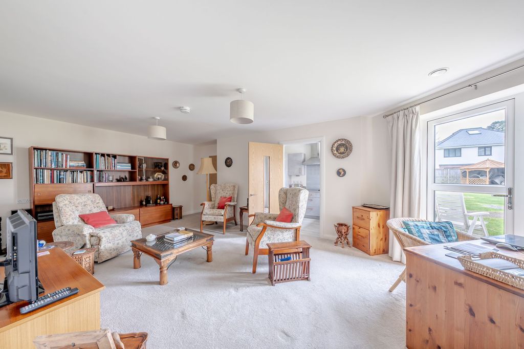 Property photo 2 of 23