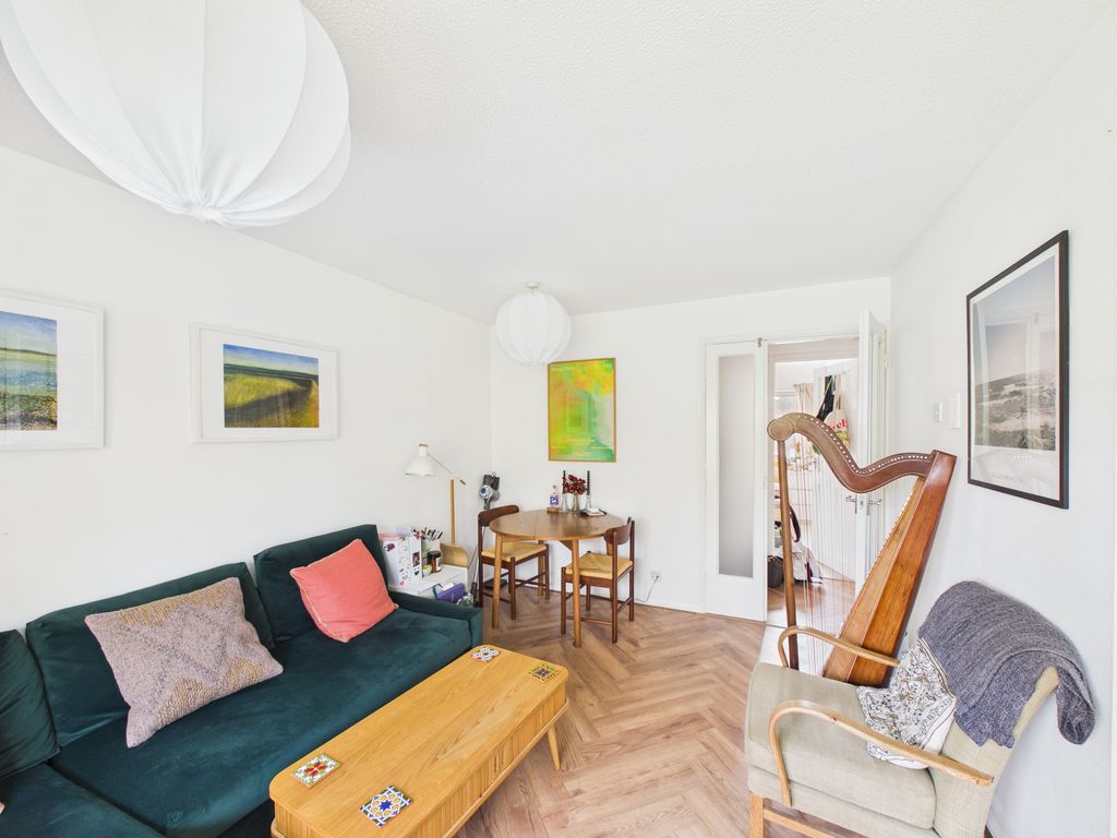 Property photo 3 of 23