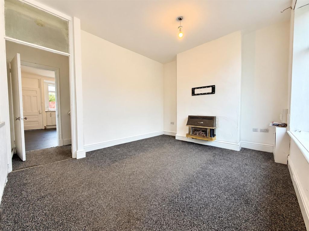 Property photo 3 of 11 CH8.Png