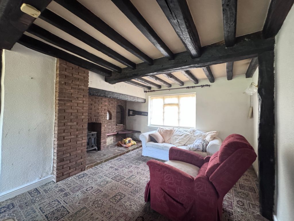 Property photo 3 of 20 Lounge