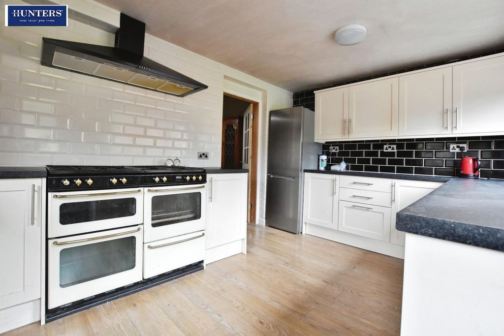 Property photo 3 of 13 Kitchen