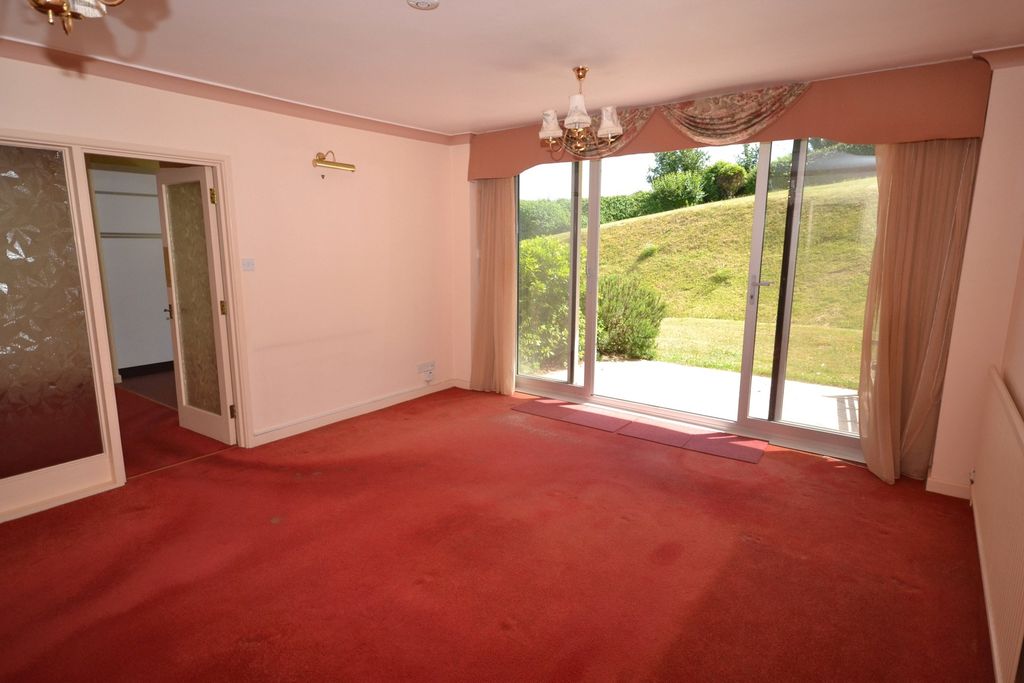 Property photo 3 of 12 Living Room