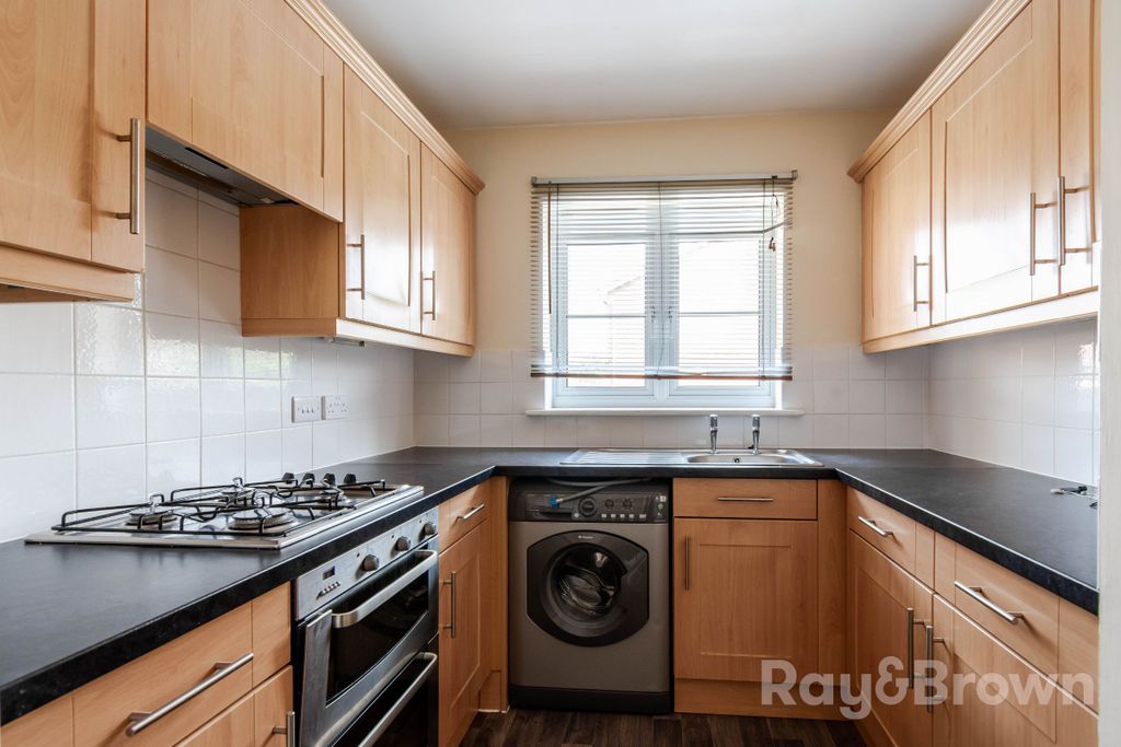 Property photo 3 of 33