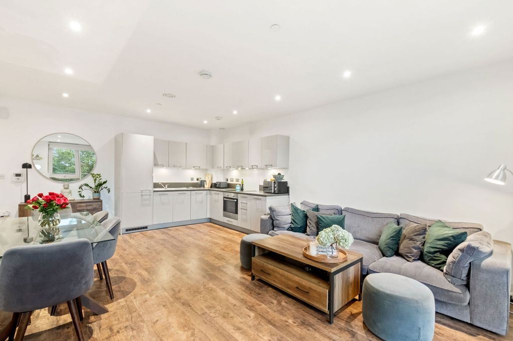 Property photo 2 of 16