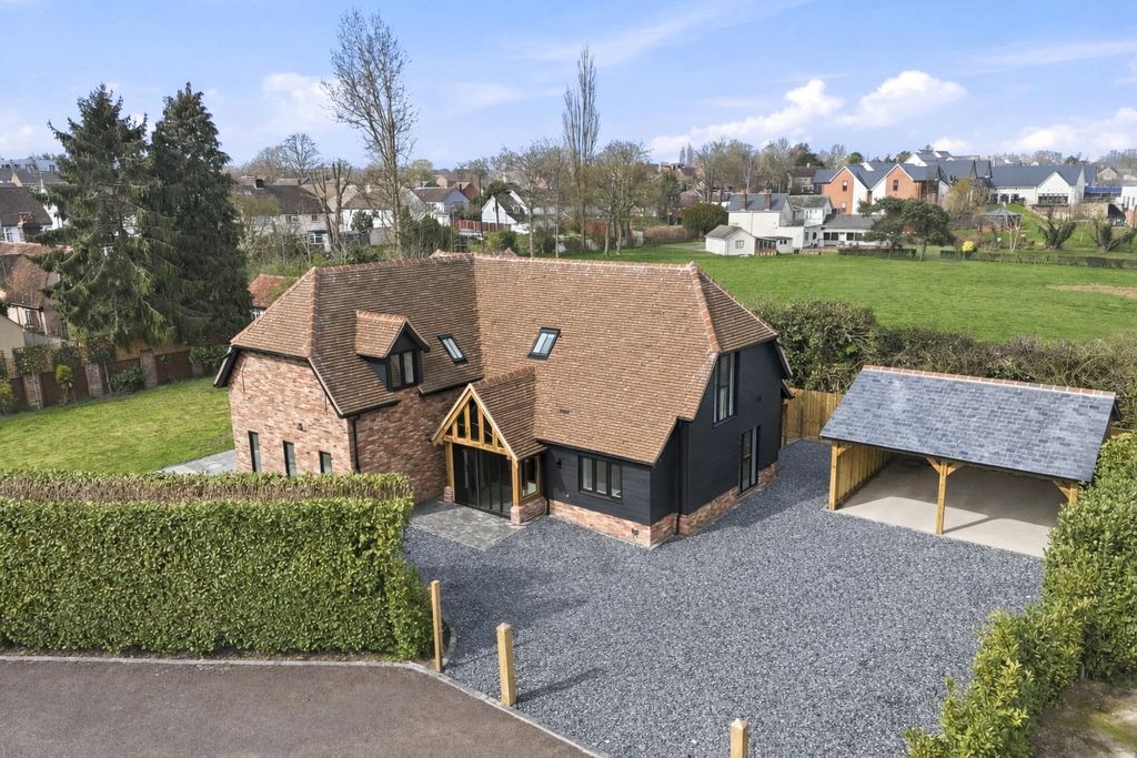 Property photo 1 of 21 Riverside House