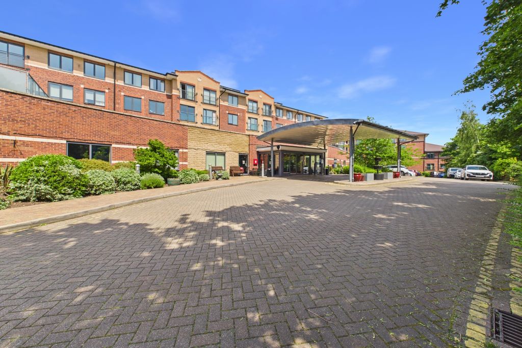 Property photo 1 of 13 Main Entrance