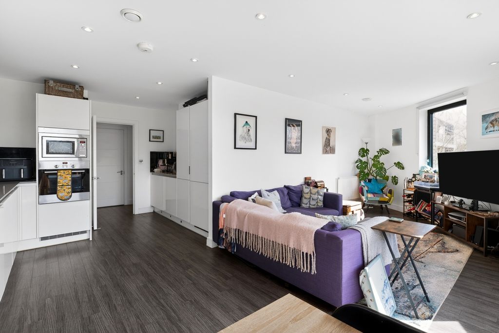 Property photo 2 of 25 Open Plan Living