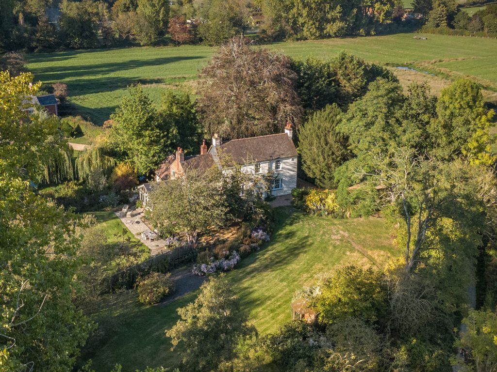 Property photo 1 of 21 Avonside