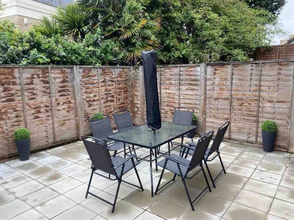 Property photo 3 of 17 Garden