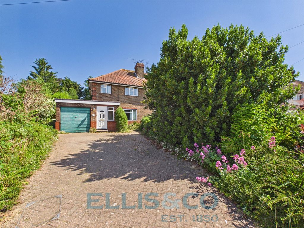 Property photo 1 of 36 Picture No. 09
