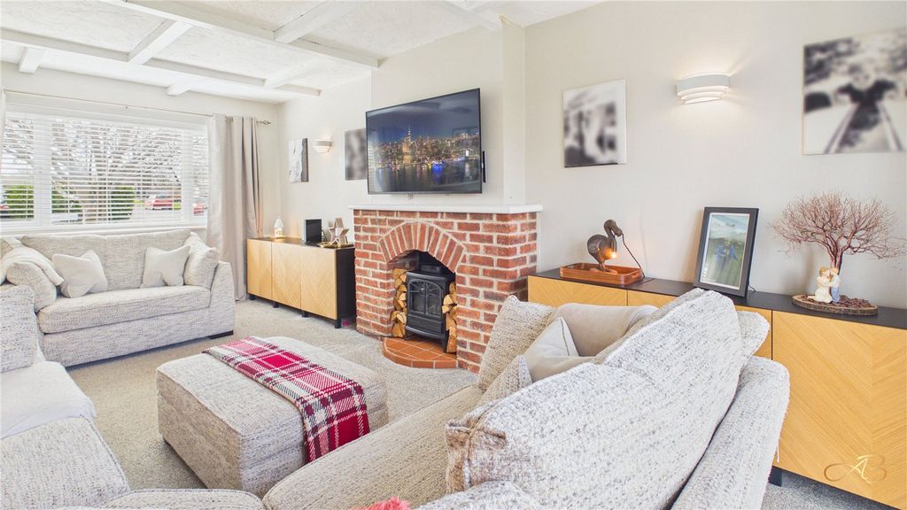 Property photo 2 of 19 Picture No. 13