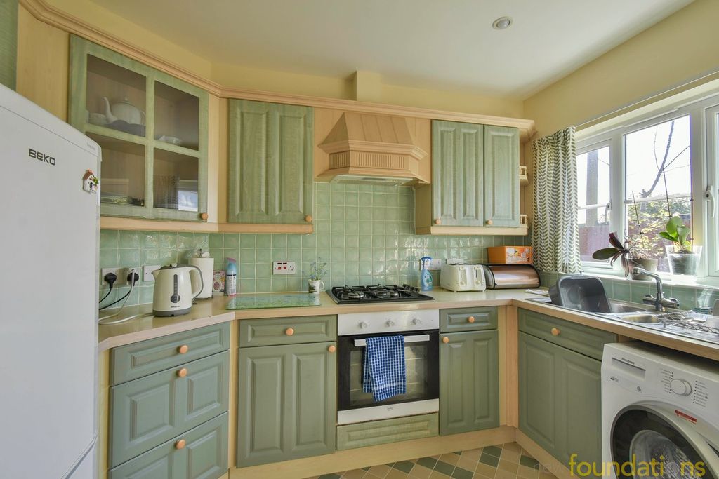 Property photo 3 of 12