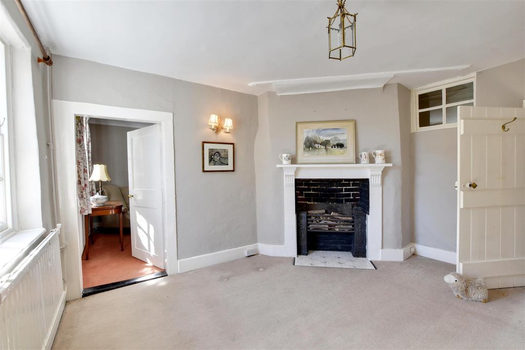 Property photo 3 of 18