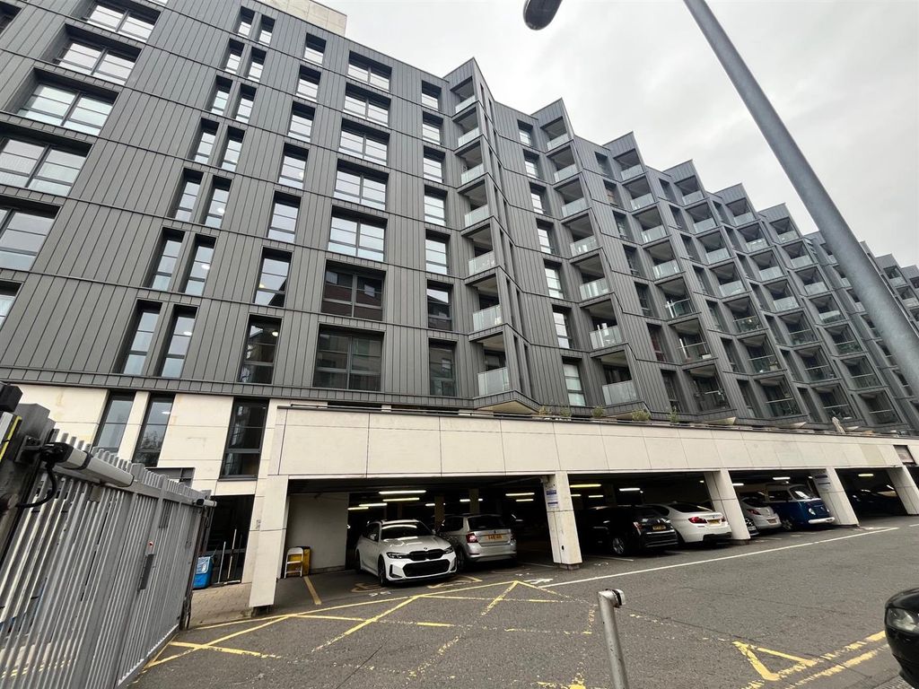 Property photo 3 of 8