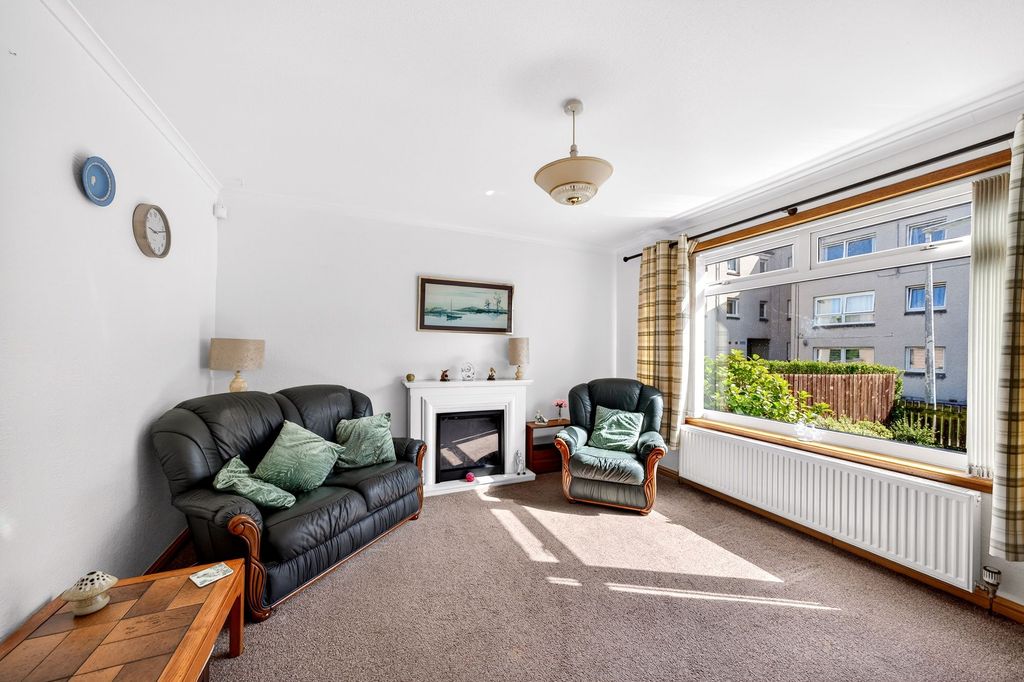 Property photo 2 of 27