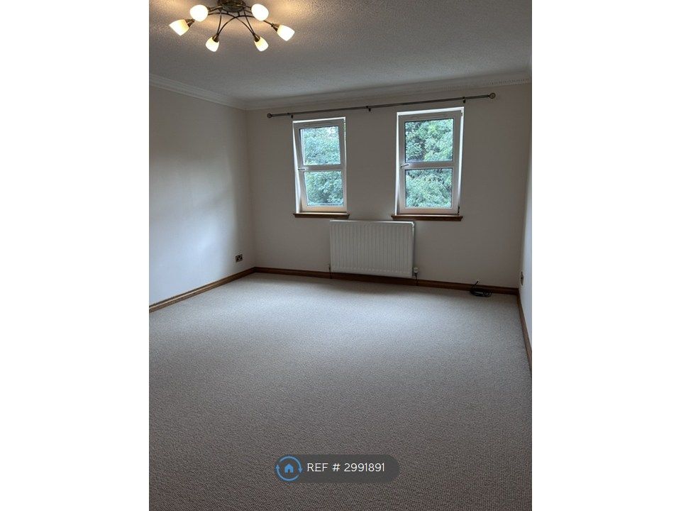 Property photo 2 of 10 Living Room