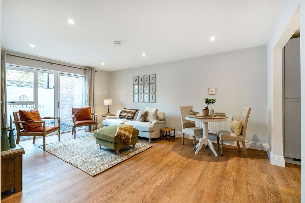 Property photo 2 of 15 Show Home