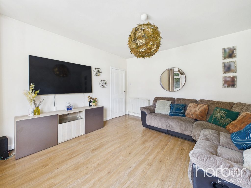 Property photo 3 of 23 4506197